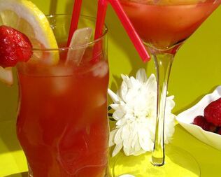 Имбирно-клубничный лимонад