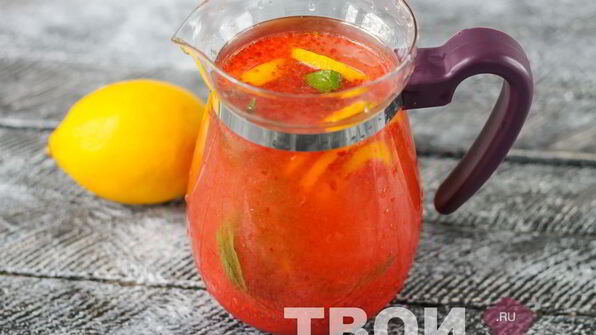 клубничный лимонад