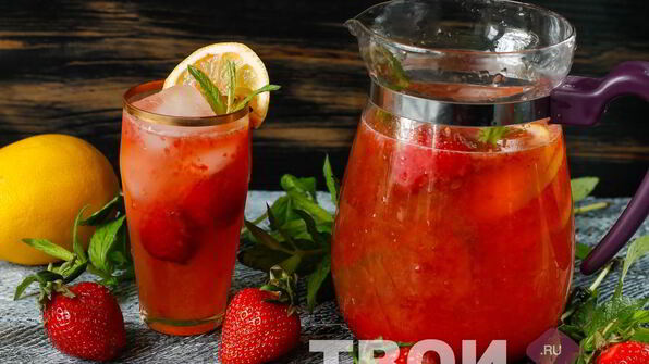 клубничный лимонад