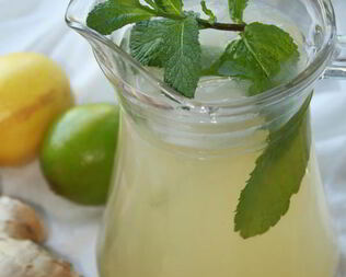 Лимонно-имбирный прохлаждающий напиток