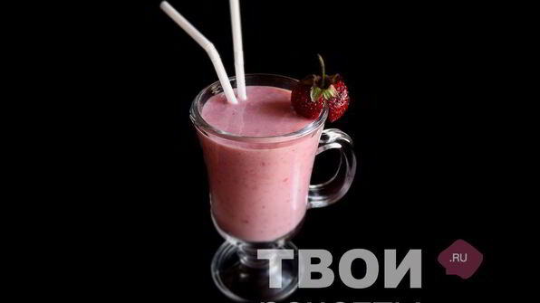 клубнично-банановый смузи