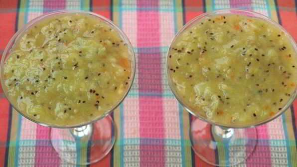 праздничный фруктовый смузи