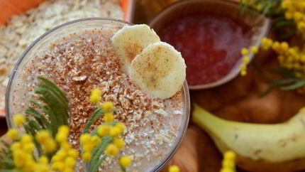 Смузи из банана и земляники