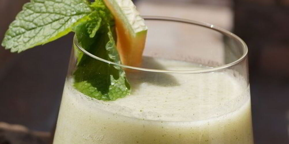 Рецепт смузей из дыни с мелиссой