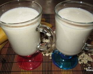 Смузи с бананом и молоком