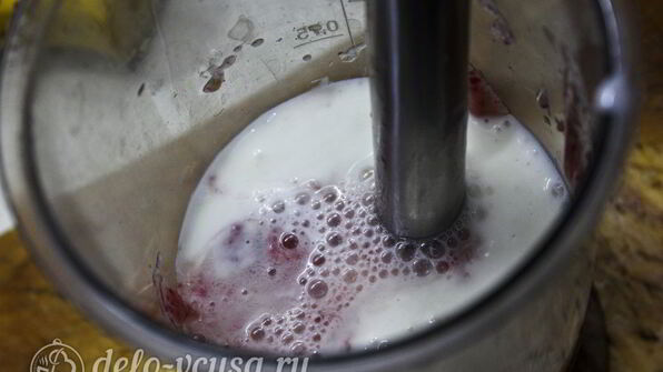 смузи с малиной и бананом