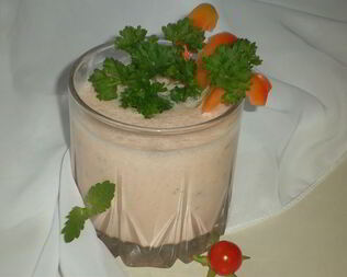 Томатно-огуречный смузи с петрушкой