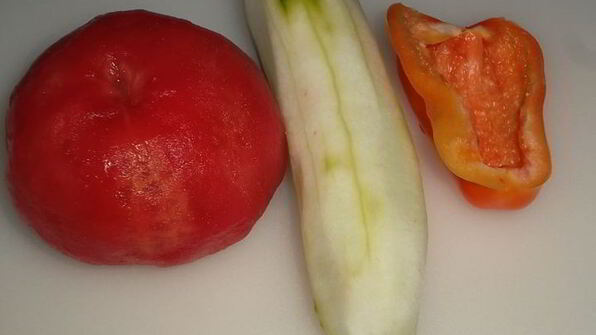 томатно-огуречный смузи с петрушкой