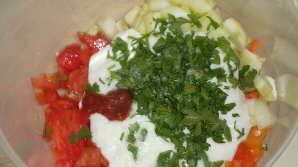 томатно-огуречный смузи с петрушкой