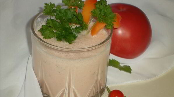 томатно-огуречный смузи с петрушкой