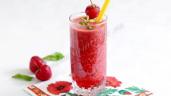 ягодный коктейль с мятой