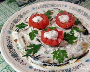 Горячий салат с баклажанами