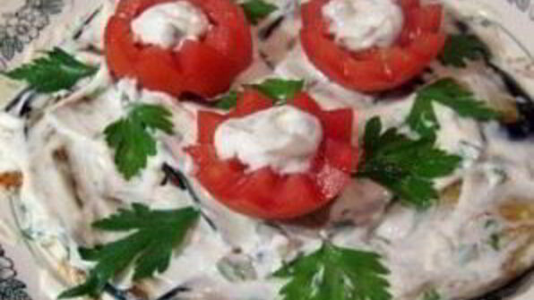 горячий салат с баклажанами