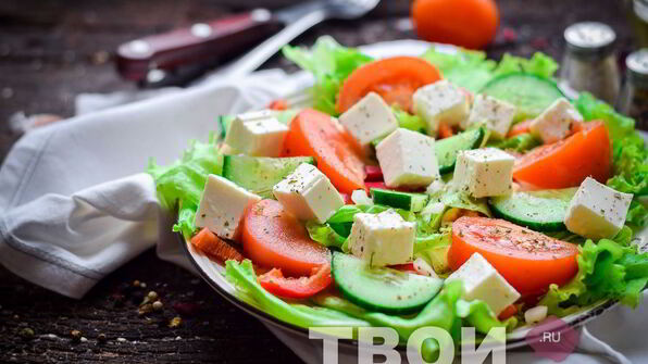 греческий салат с фетаксой