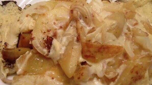 горячий картофельный салат