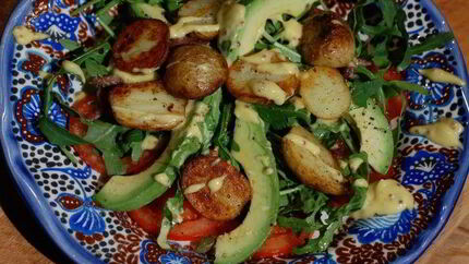 Картофельный салат с авокадо и домашним майонезом