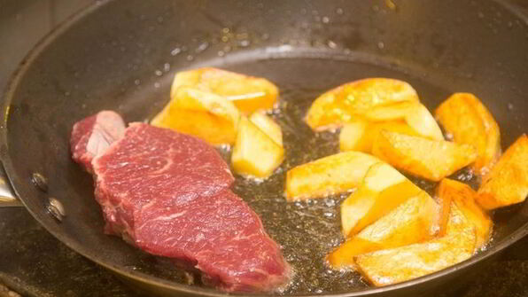 картофельный салат с говядиной