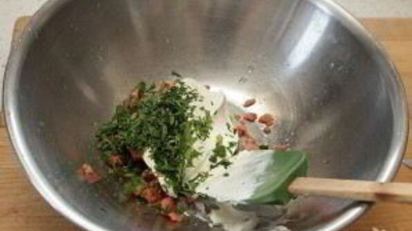 картофельный салат с копченой рыбой