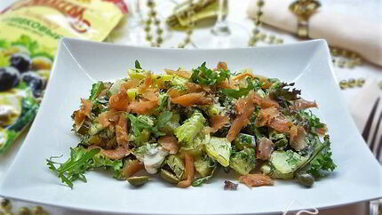 Картофельный салат с красной рыбой