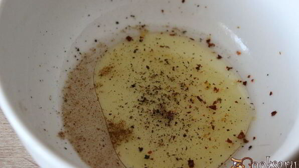 постный картофельный салат с квашенной капустой и зеленым горошком