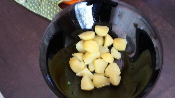 салат из картофеля, фасоли и тунца