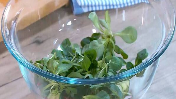 салат из молодого картофеля с редисом и заправкой из феты