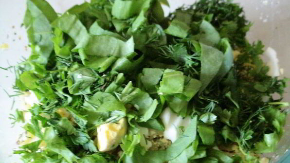 салат с молодым картофелем и щавелем