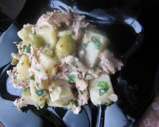 Теплый картофельный салат с телятиной