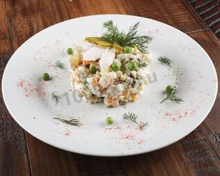 Классическое оливье c курицей