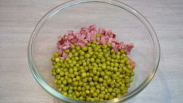 оливье классический с колбасой