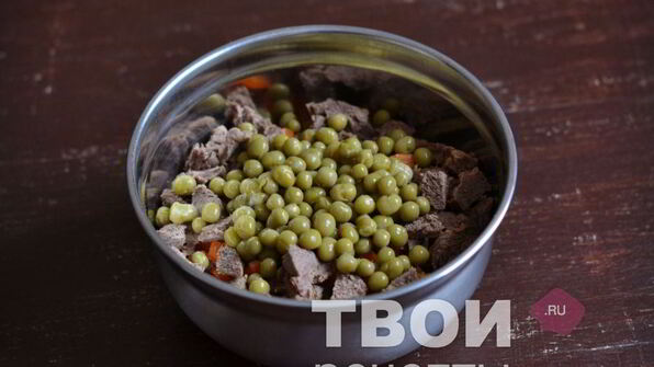 оливье с говядиной