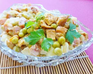 Оливье с красной рыбой