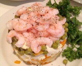 Оливье с креветками