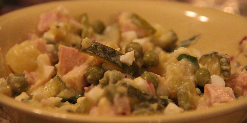 Рецепт оливье с солеными огурцами