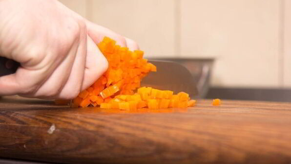 оливье со слабосоленой семгой