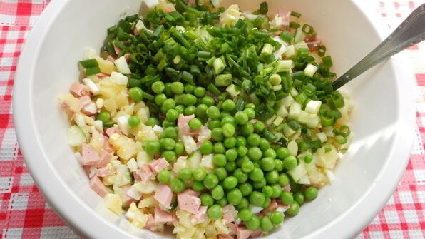 салат летний оливье