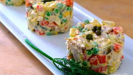 Салат Оливье классический с мясом