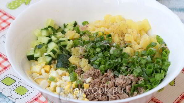 салат оливье с говядиной и свежими огурцами