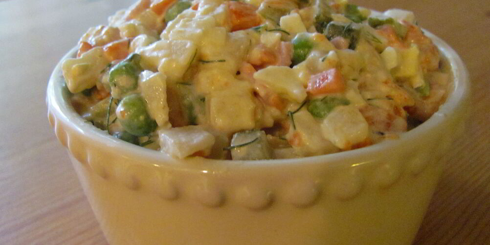 Рецепт салата оливье с курицей