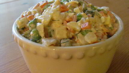 Салат Оливье с курицей