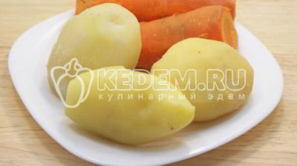 салат с курицей праздничное оливье