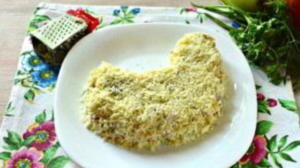 салат в виде петуха оливье