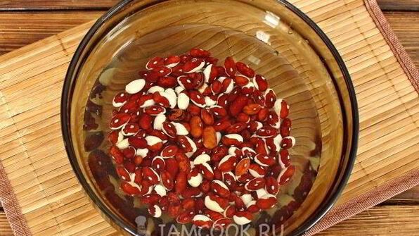 постный салат с грибами и фасолью