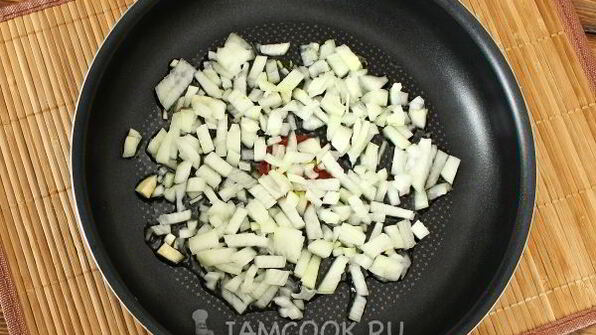 постный салат с грибами и фасолью