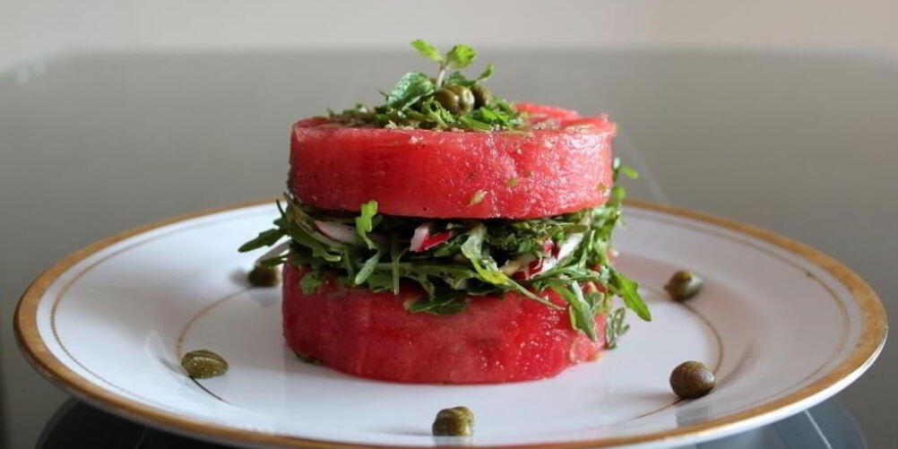 Рецепт салата из арбуза, рукколы и редиса