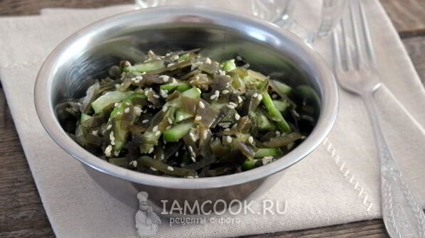 салат из морской капусты с огурцом