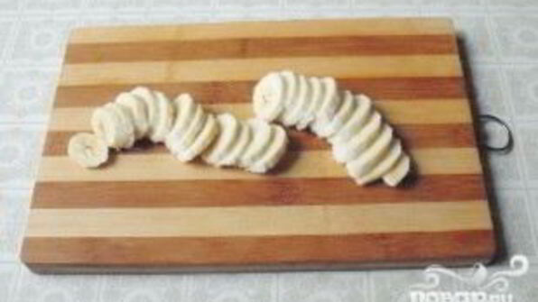 салат из риса с сердцем и фруктами