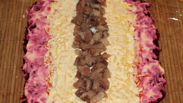 рулет из сельди под шубой