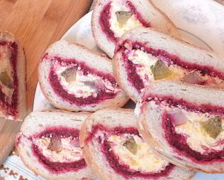 Селедка под шубой в багете