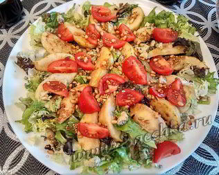 Салат с грушей и сыром